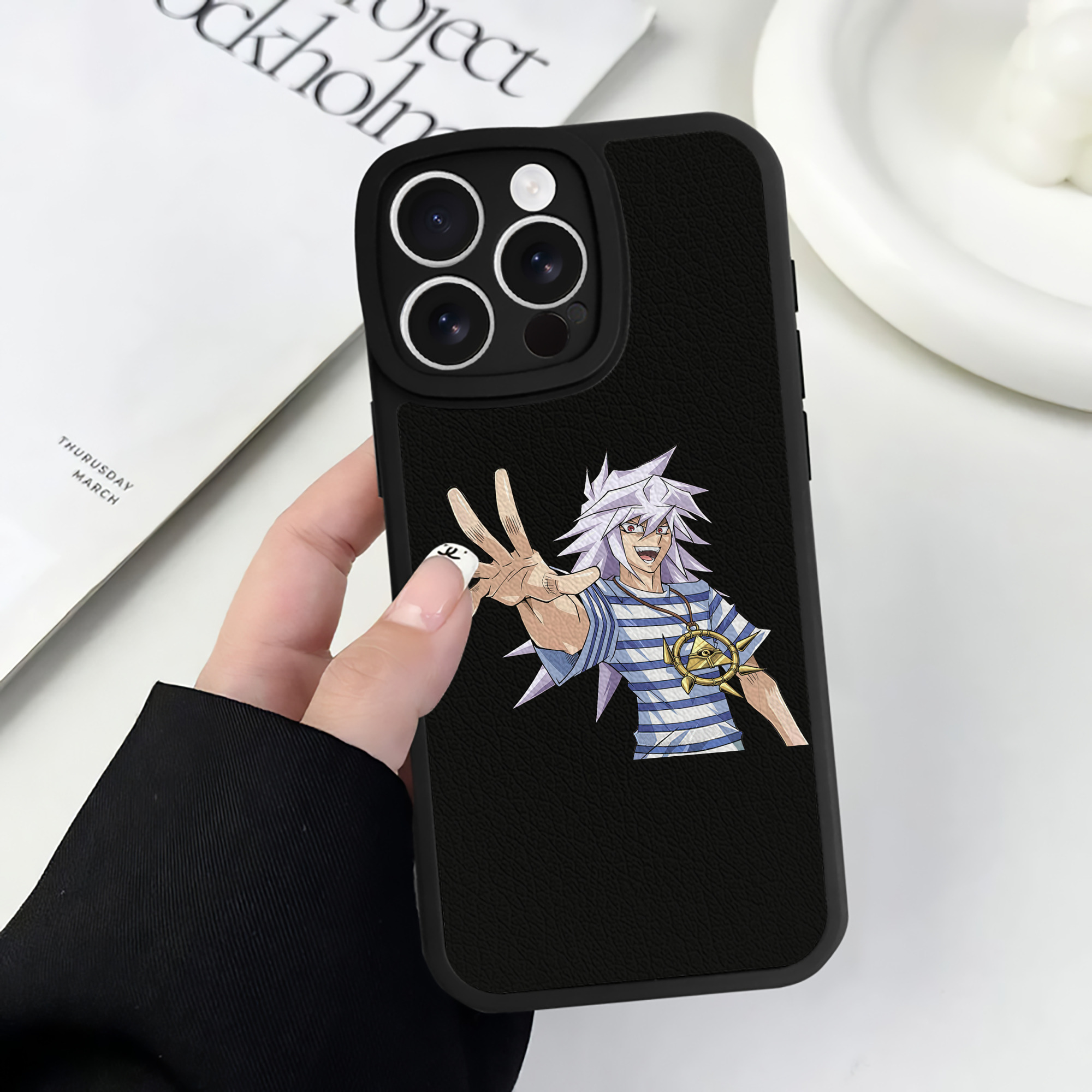 遊☆戯☆王 Yu-Gi-Oh! 【iPhone 16シリーズ対応】シリコンスマホケース（レザー調） 材質：シリコン